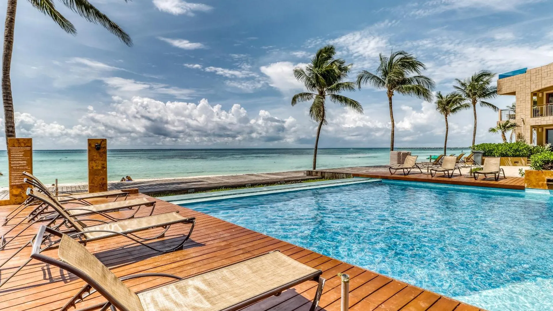 Residences El Faro, Surf 103 Playa del Carmen