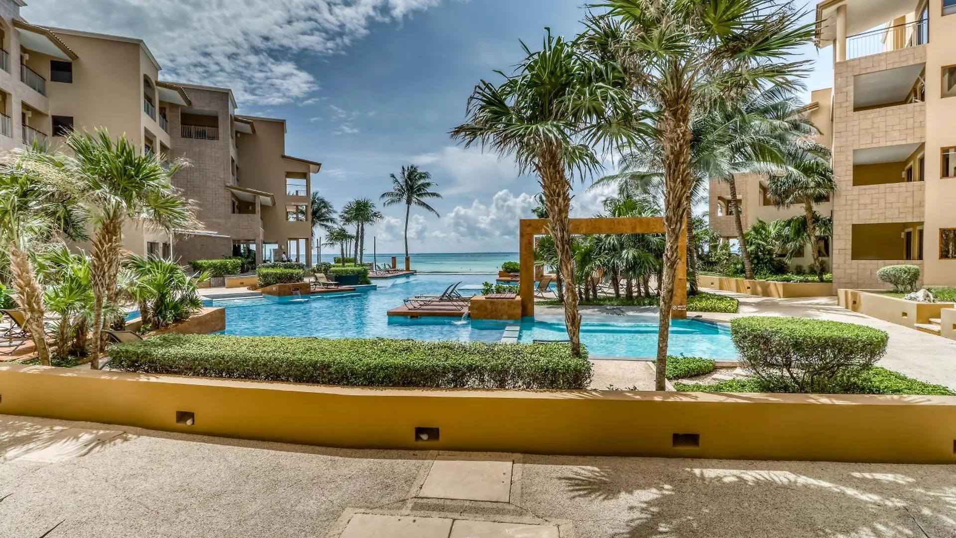 Residences El Faro, Surf 103 Playa del Carmen Apartment