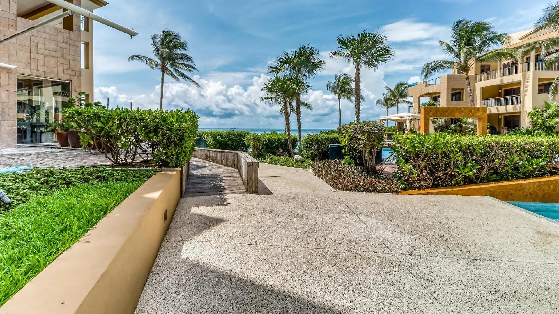 Residences El Faro, Surf 103 Playa del Carmen